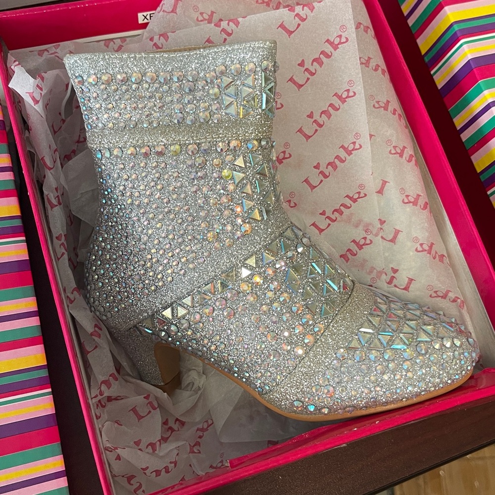Low heel rhinestone kids boots